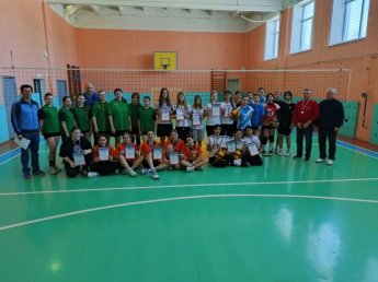14.03.2026г. в спортивном зале Октябрьской ООШ прошло открытое первенство МБУ "ФСК" по волейболу среди девушек, посвящённое "Международному женскому дню".