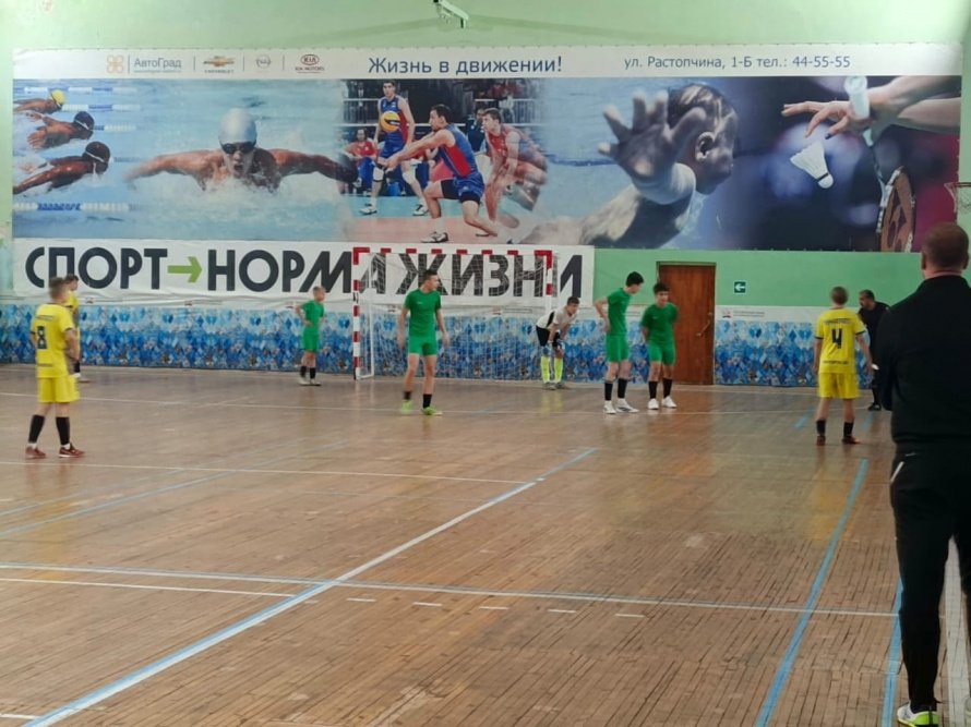 Спортивный зал "Городской центр здоровья" г. Владимир. 1 тур фестиваля по футзалу "Золотые ворота" среди юношей 2011-2012 гр. Вязниковский район представляет команда "Луч-Атлет" под руководством тренеров Журавлева А.О. и Игнатьева В.А.